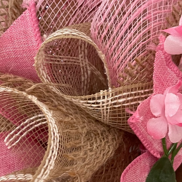 Family Wreath “HOME IS WHERE THE HEART IS” Mesh & Burlaps 20” pink wreath - Picture 9 of 9